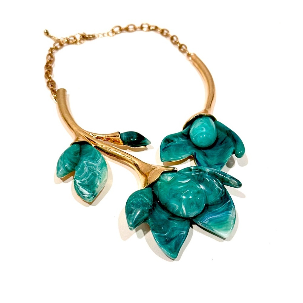 ARTISAN LUXE | Faux Jade & Brushed Gold Magnolia Flower Collar Necklace | NEW - Picture 2 of 9